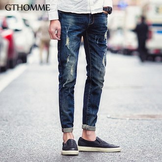 来一款最IN的破洞牛仔裤LOOK